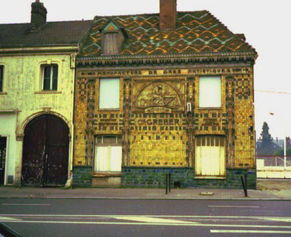 Façade en grès émaillé de la Maison Gréber à Beauvais